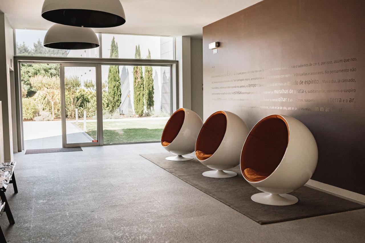 M'Ar De Ar Aqueduto Hotel Евора Екстериор снимка Ball chairs