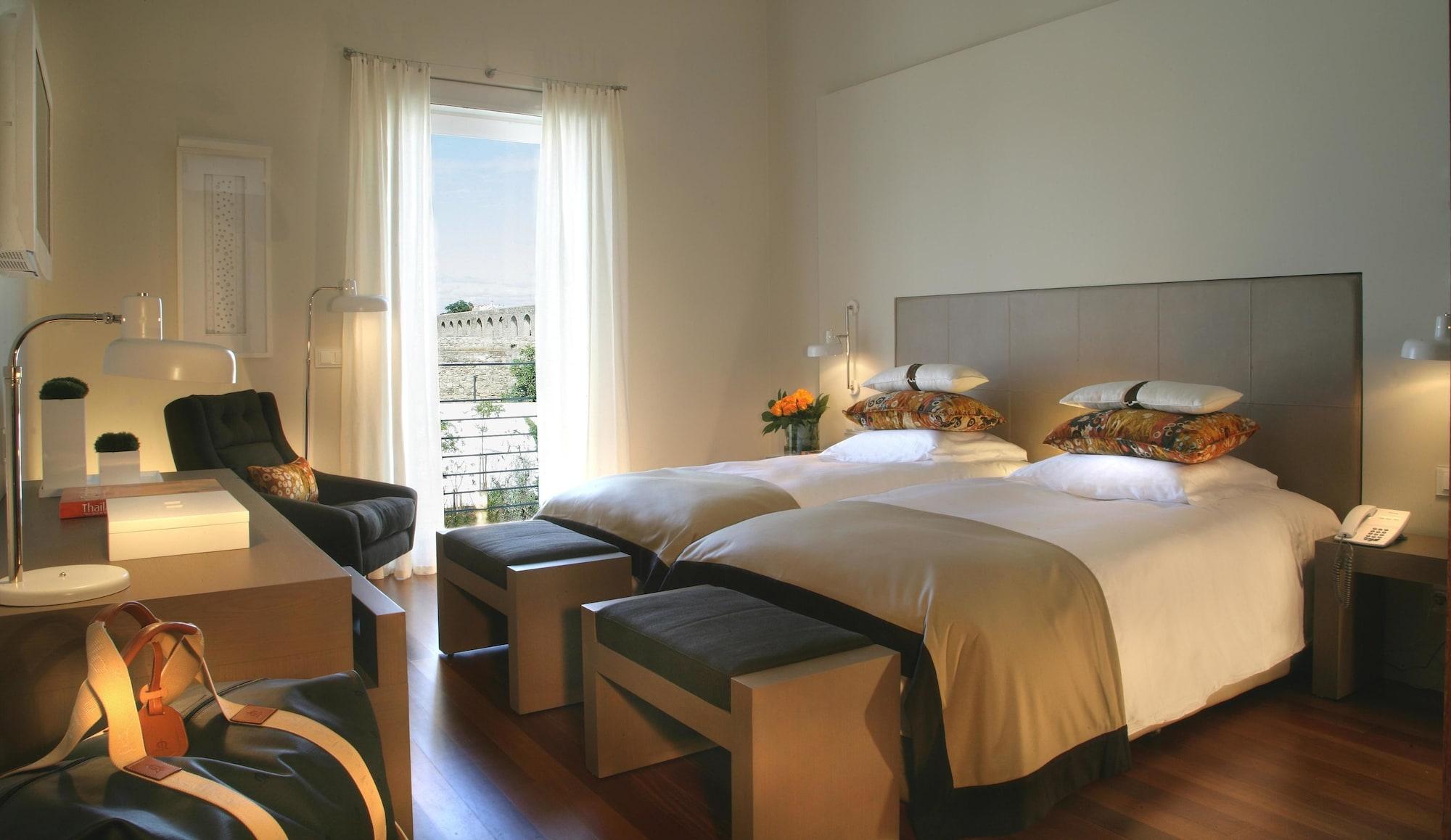 M'Ar De Ar Aqueduto Hotel Евора Екстериор снимка A room at the Hotel Majestic